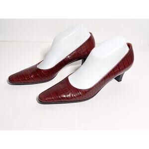 Ferragamo EUC Dark Red Crocodile Print Leather 2.25" Kitten Heel Pump Shoe 7 A